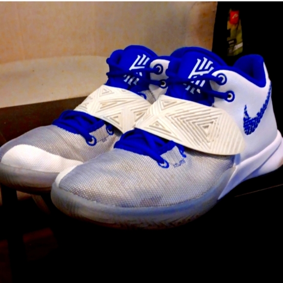 OG KYRIE IRVING SNEAKERS SZ 11 - Picture 2 of 8